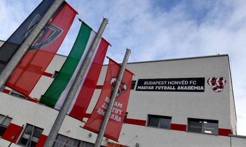 Voetbalwedstrijd bijwonen van Budapest Honvéd